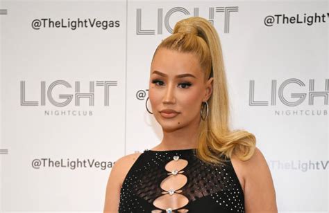 iggy nude|Iggy Azalea naked: Rapper poses nude on Instagram for Fashion .